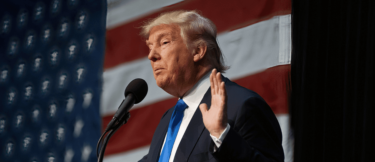 ทรัมป์ลงนามในกฎหมายยุติการปิดรัฐบาลและคืนสถานะการห้ามกัญชงในปี 2024