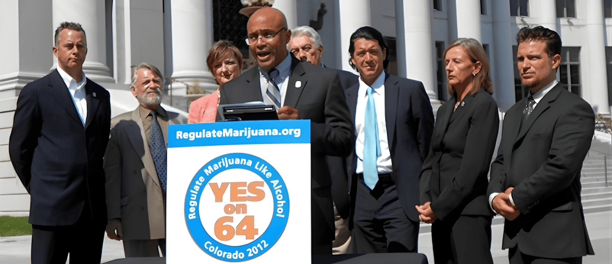 อดีตเจ้าหน้าที่ตำรวจท้าทายการห้ามอาวุธปืนของรัฐบาลกลางสำหรับผู้ใช้กัญชาทางการแพทย์