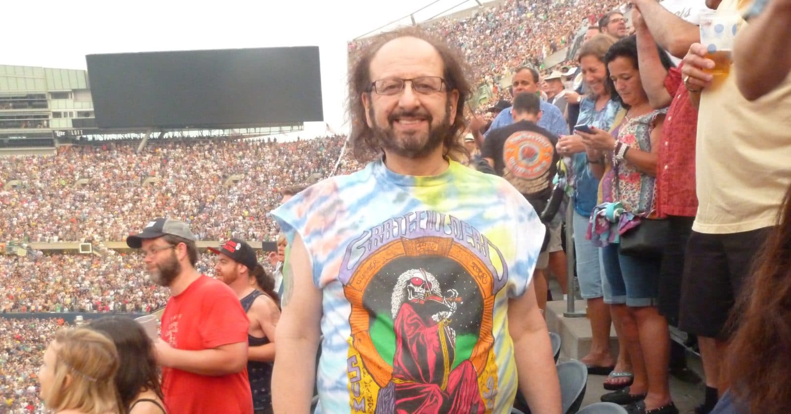 Un appassionato di concerti di 72 anni partecipa a 24.000 spettacoli grazie alla cannabis