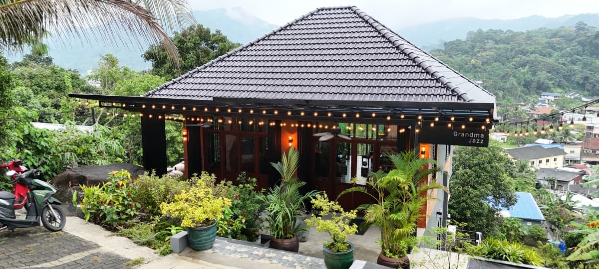 Thailand's Grandma Jazz Dispensary Pioneers Plastic-Free Cannabis Retail