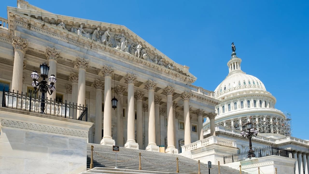 Il slancio politico del rappresentante Thomas Massie sostiene la difesa del THC derivato dalla canapa